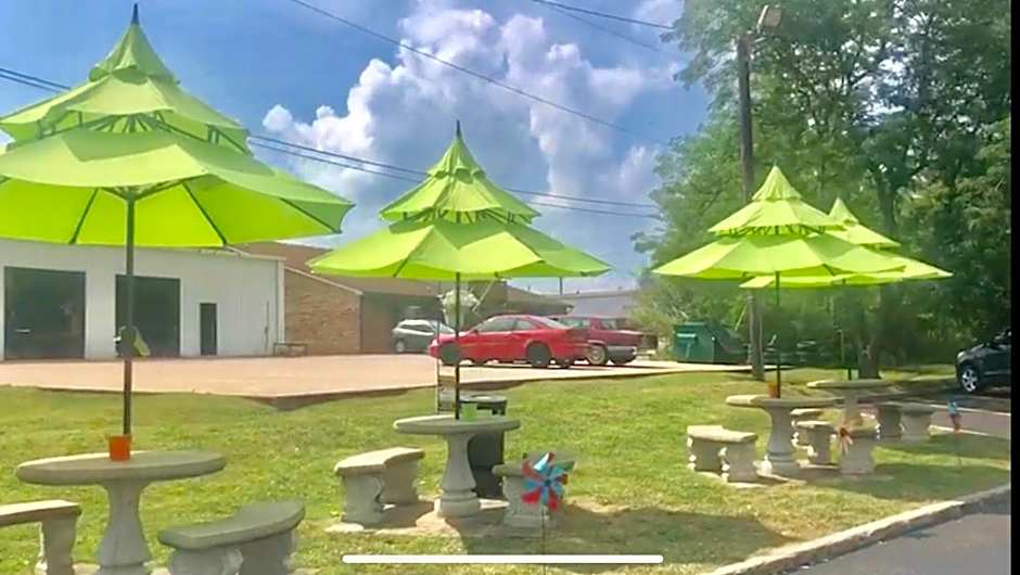 Super 8 by Wyndham Radcliff Ft. Knox Area