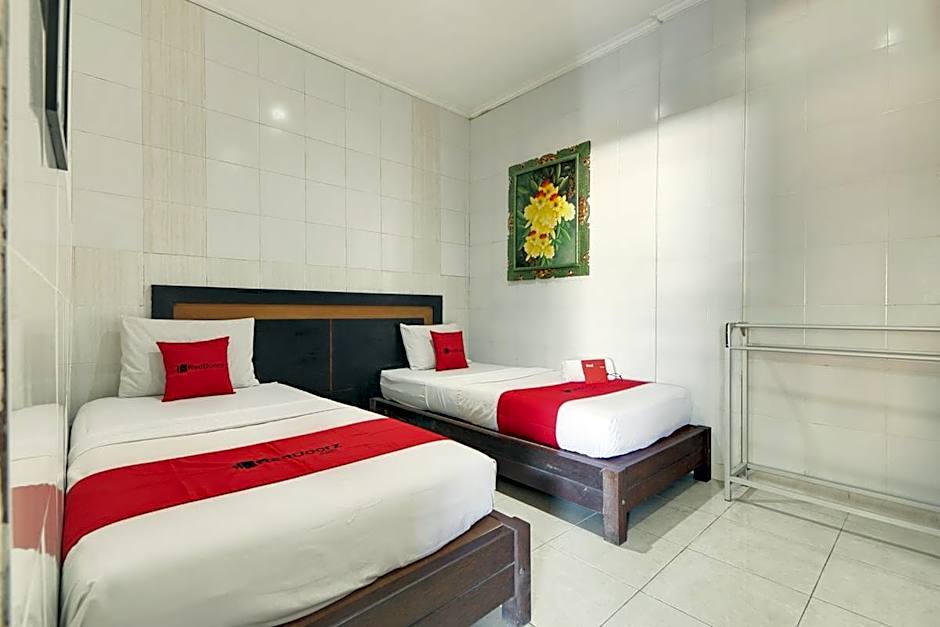 RedDoorz near Stadion Kompyang Sujana Bali