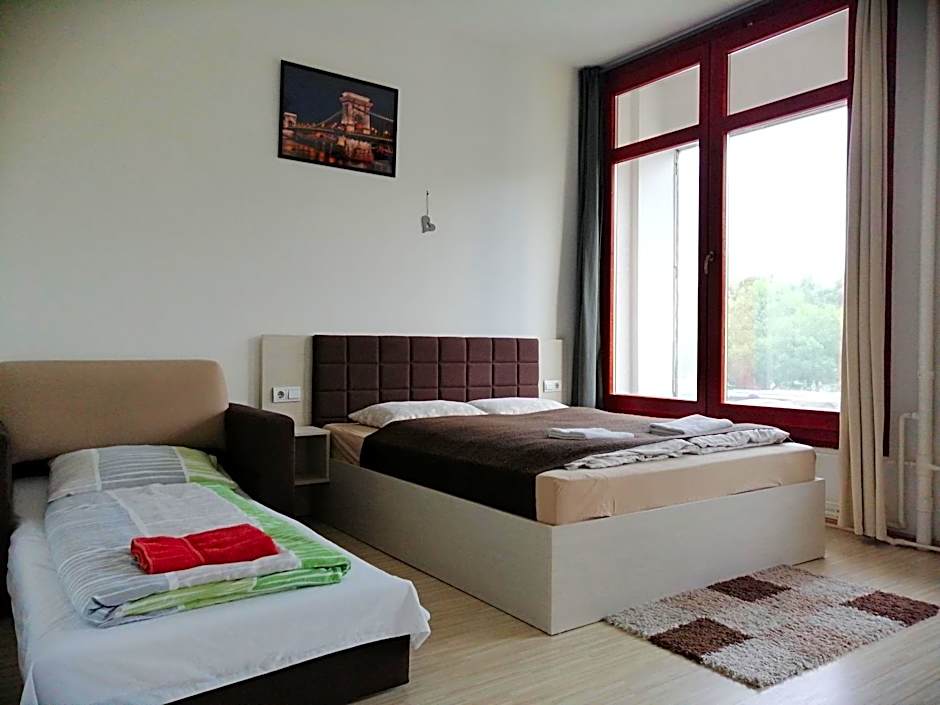 Zoom-Budapest Apartments