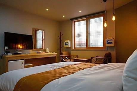 Hwangsil Tourist Hotel