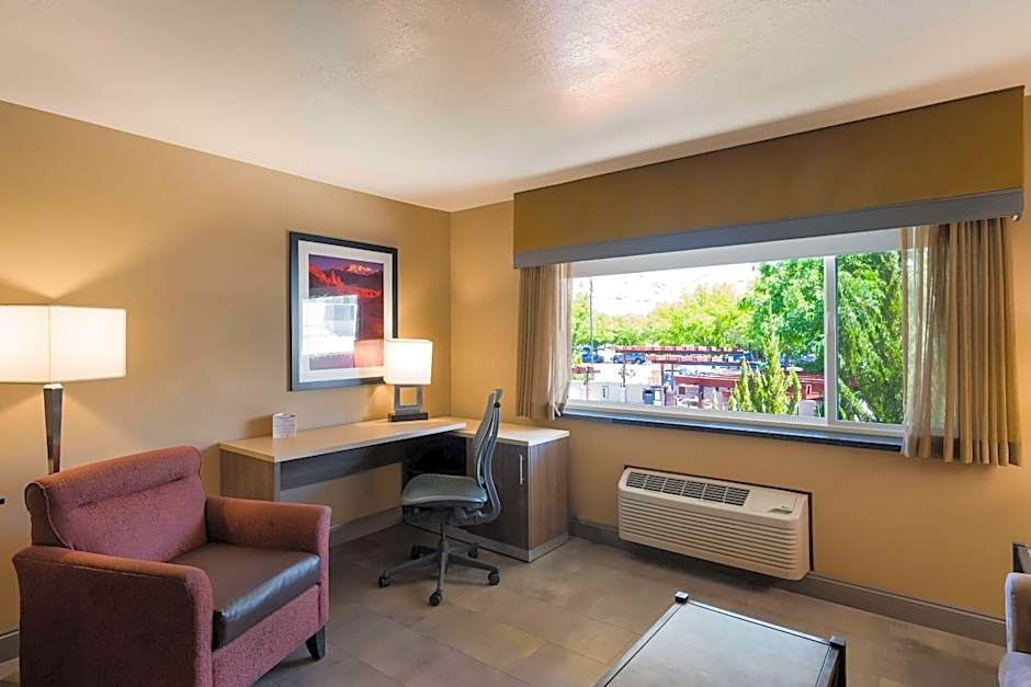 Best Western Plus Canyonlands Inn