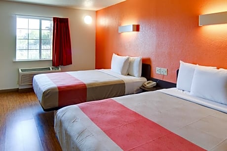 Deluxe Queen Room with Two Queen Beds - Non-Smoking