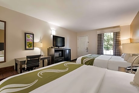 2 Double Beds, Smoking