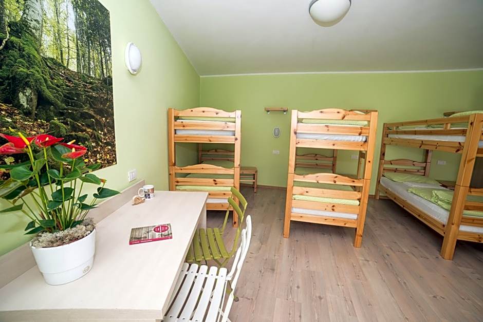 Hostel L'Ost - Ostello di Grumes