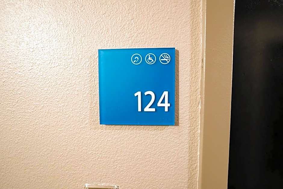 Holiday Inn Express Hotel & Suites Knoxville-North-I-75 Exit 112 By IHG