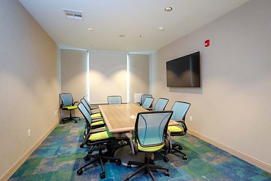 Tru by Hilton Pflugerville