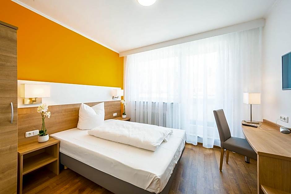 Hotel S16