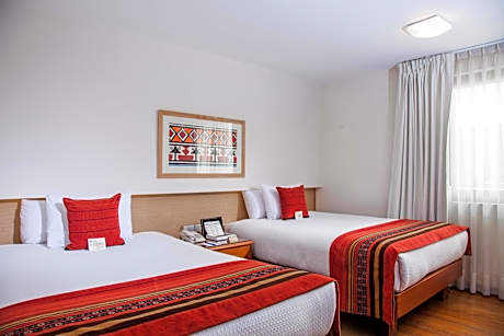 Family Room (2 Adults + 2 Children)