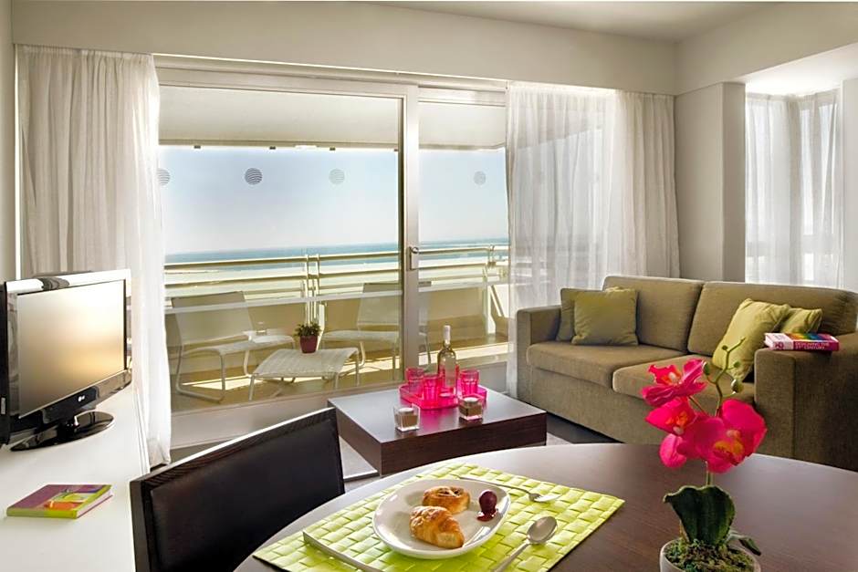 Aqualuz Troia Rio by The Editory