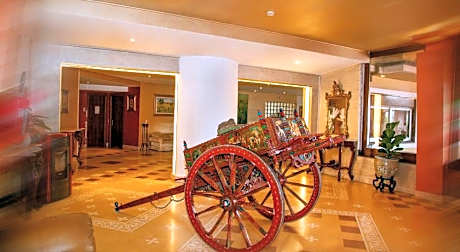Ares Hotel
