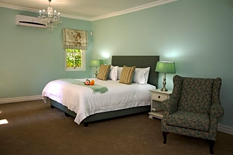 Luxury Double or Twin Room with Shower - 3 Oranje Nassau Street