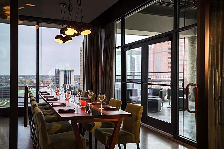 Renaissance by Marriott Toledo Downtown Hotel