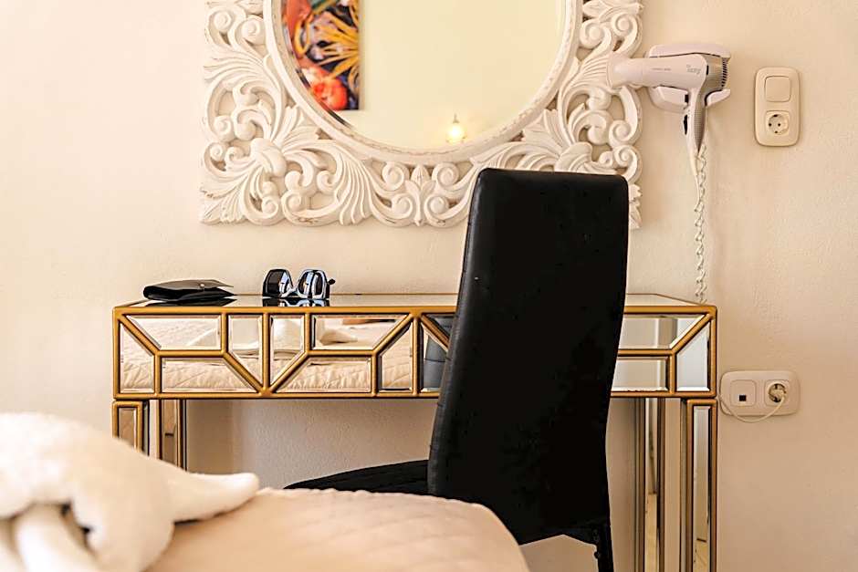 Eclipse Studios Naxos