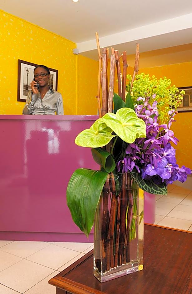 Auriane Porte De Versailles