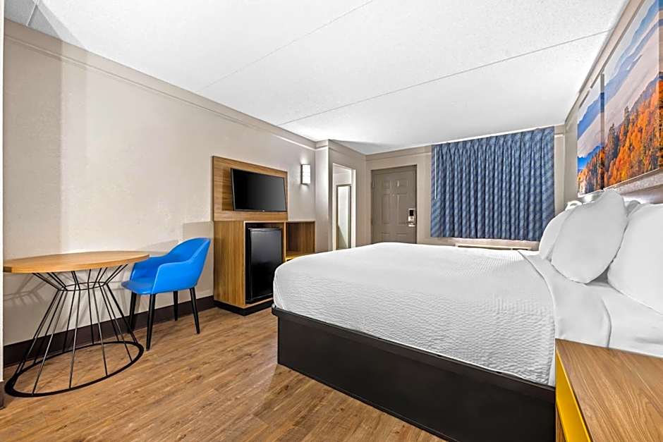 Days Inn by Wyndham Birmingham/West