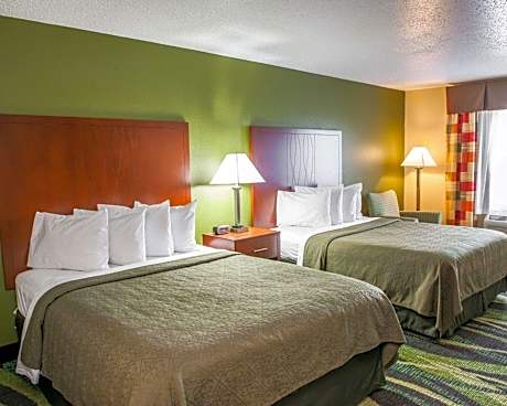 Queen Room with Two Queen Beds - Accessible/Non-Smoking 