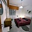Makenzie 2 rooms first line beach