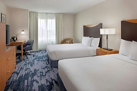 Queen Room with Two Queen Beds and Bathtub - Mobility Access/Hearing Accessible