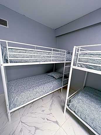 Bunk Bed in Mixed Dormitory Room