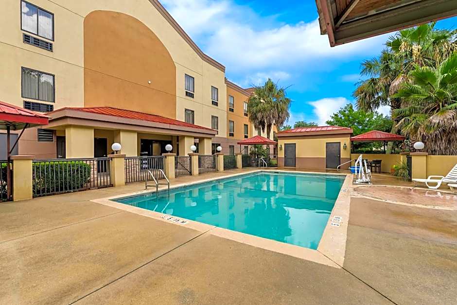 Comfort Suites Mobile East Bay