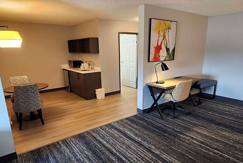 La Quinta Inn & Suites by Wyndham Warner Robins - Robins Afb