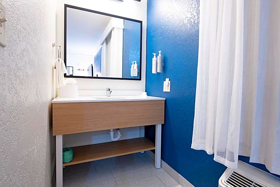 Spark by Hilton Lafayette South