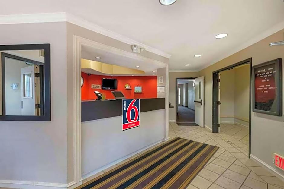 Studio 6 Extended Stay Minneapolis Airport Eagan North MN