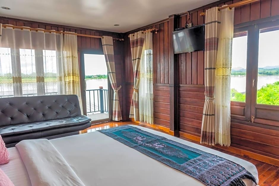 Riverside Chiangkhan