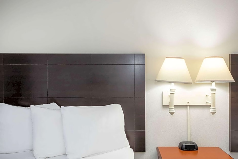 La Quinta Inn & Suites by Wyndham Melbourne