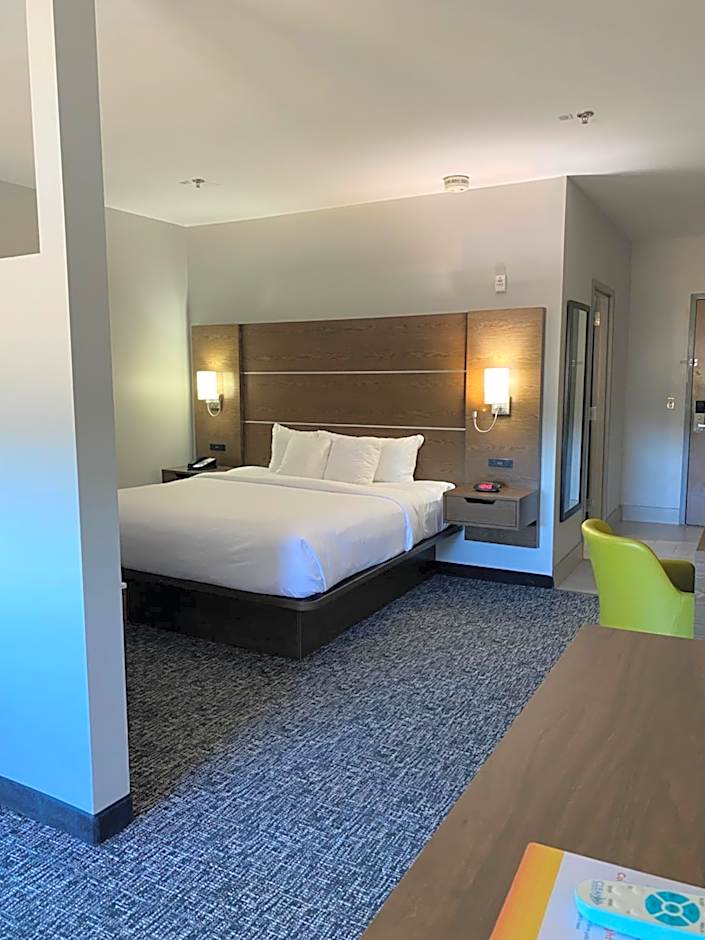 Comfort Inn and Suites Near Lake Guntersville