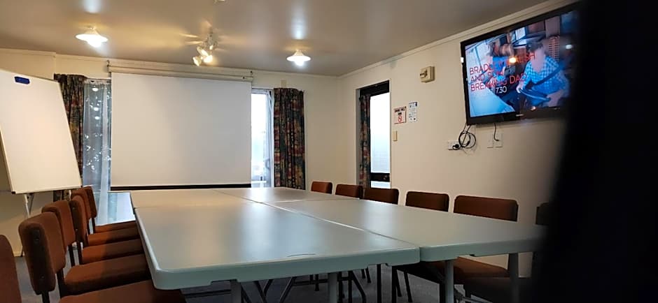 Cypress Court Motel