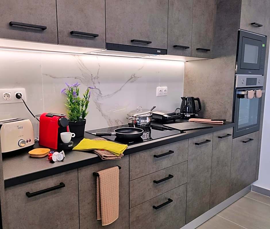 10 Apartments & Suites Athens