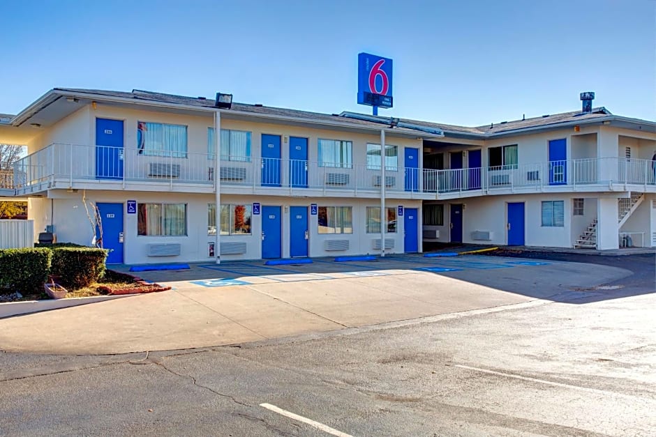 Motel 6-Murfreesboro, TN