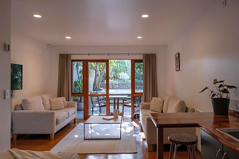 Bow Street Apartments & Cottage