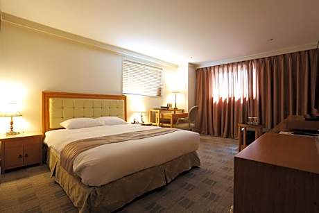 Special Offer - Deluxe Double Room with Late Check-In from 18:00