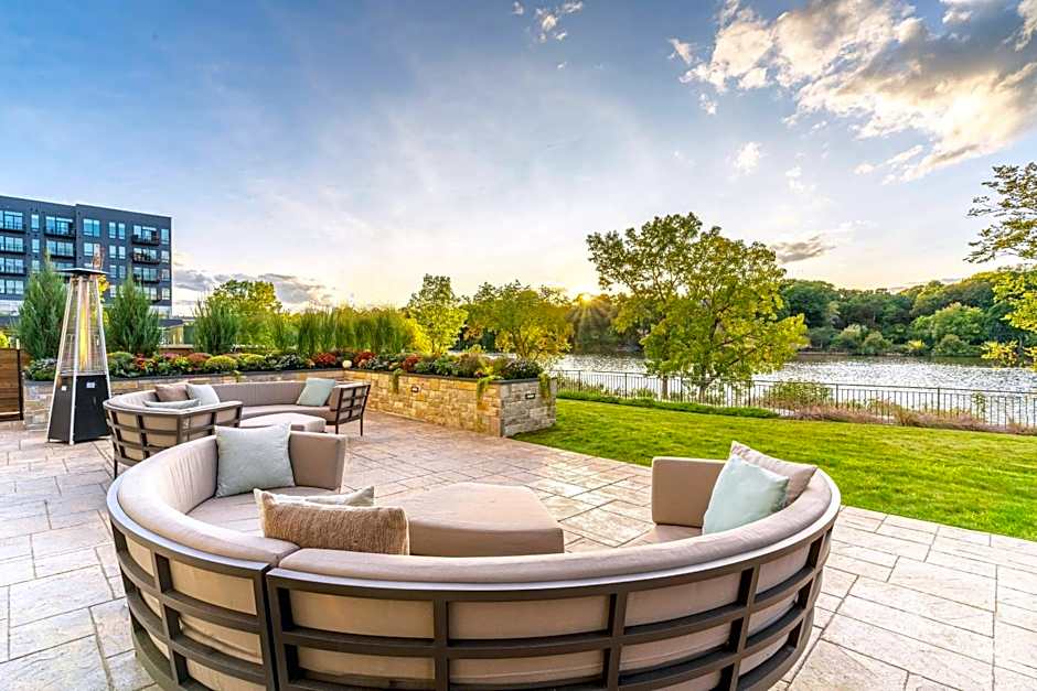 Courtyard by Marriott Appleton Riverfront