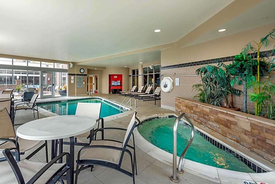 Cambria Hotel Akron - Canton Airport