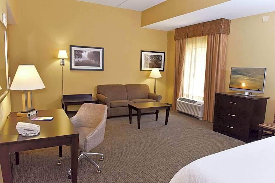 Hampton Inn By Hilton & Suites Alexandria