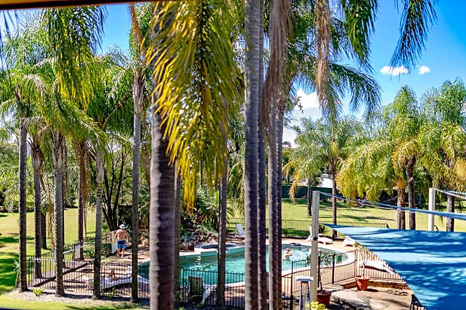 Charbonnier Motor Inn