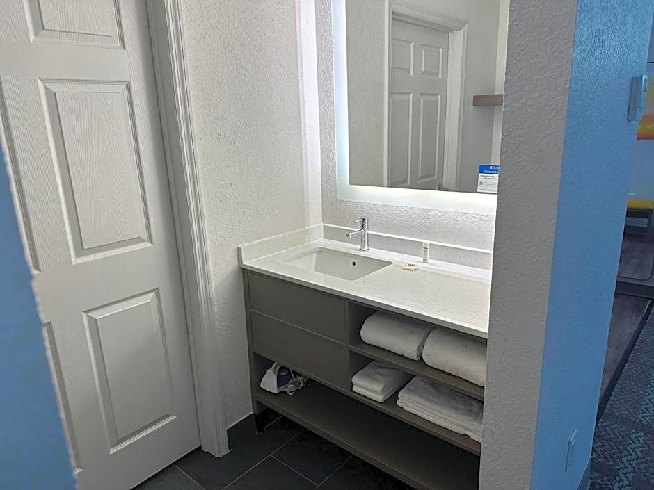 Comfort Inn & Suites Savannah Airport