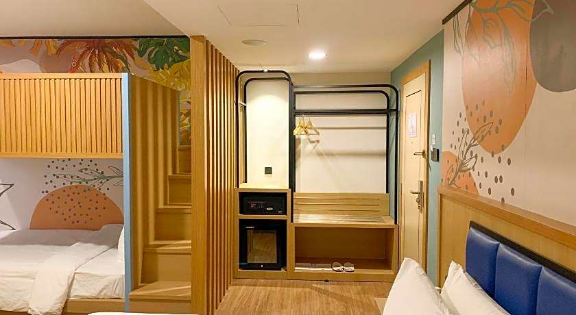 Nite and Day Laguna - Bintan