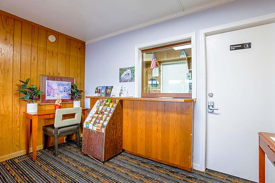 Relax Inn By OYO Natural Bridge I-81