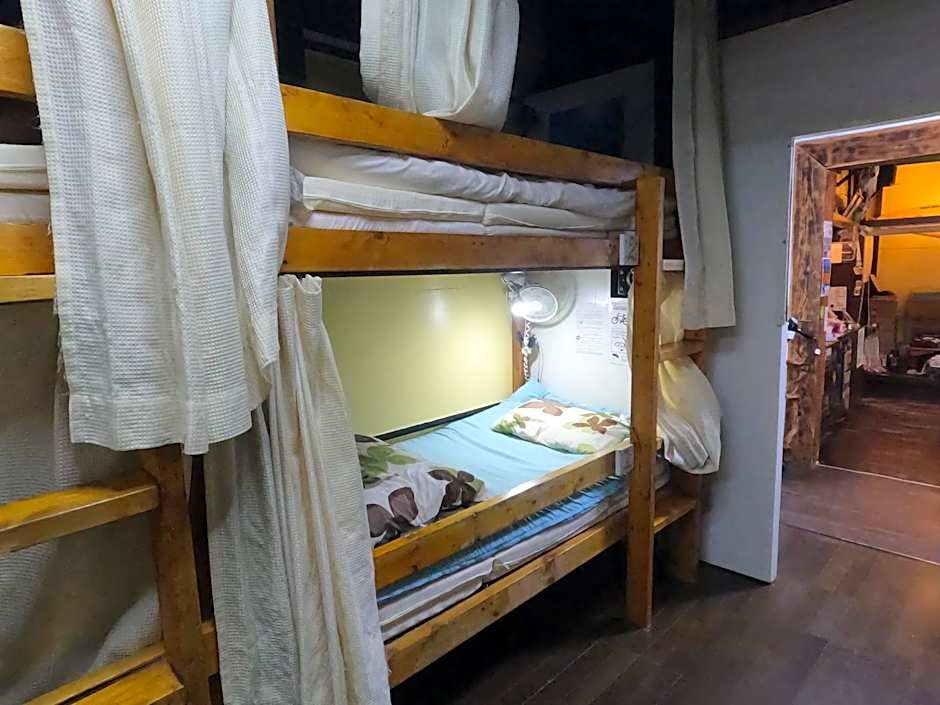 Zamamia International Guesthouse