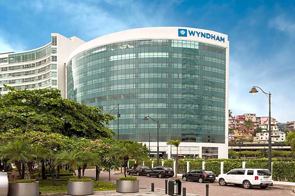 Wyndham Guayaquil, Puerto Santa Ana