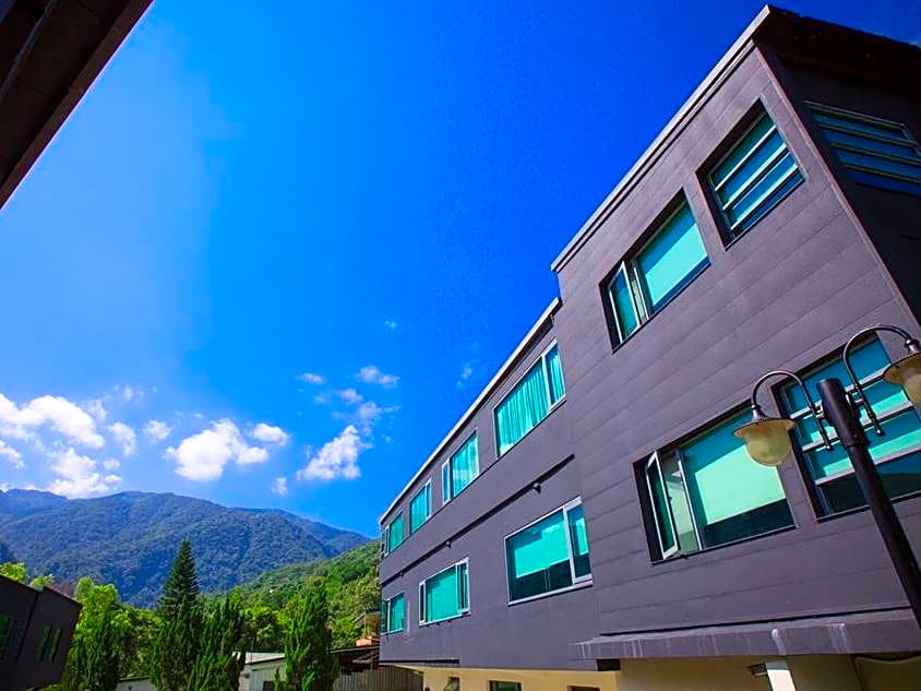 Four Season Beauty Resort