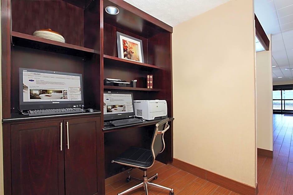 Hampton Inn By Hilton Columbus-Airport