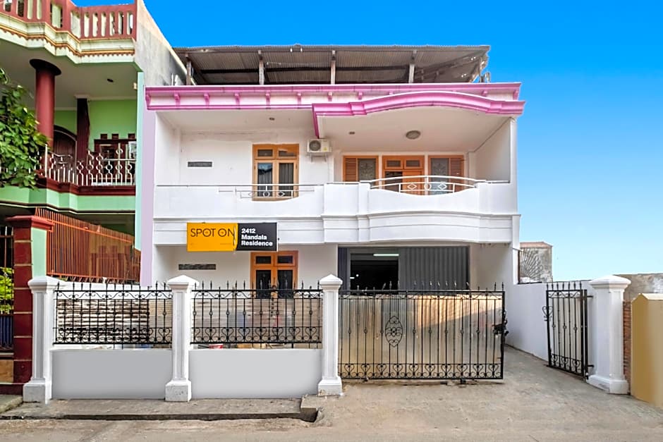 OYO Life 2412 Mandala Residence