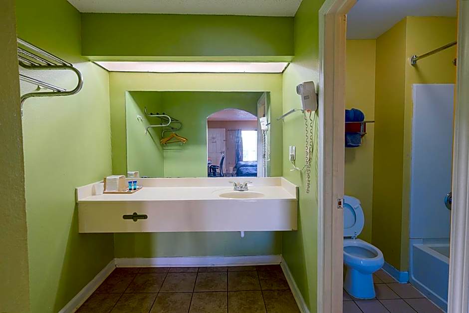 OYO Hotel Brownsville TN I-40