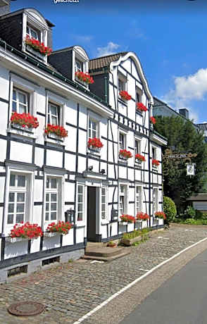 Hotel zur Post Dabringhausen - Quiet Business Hotel near Cologne and Dusseldorf Trade Fairs