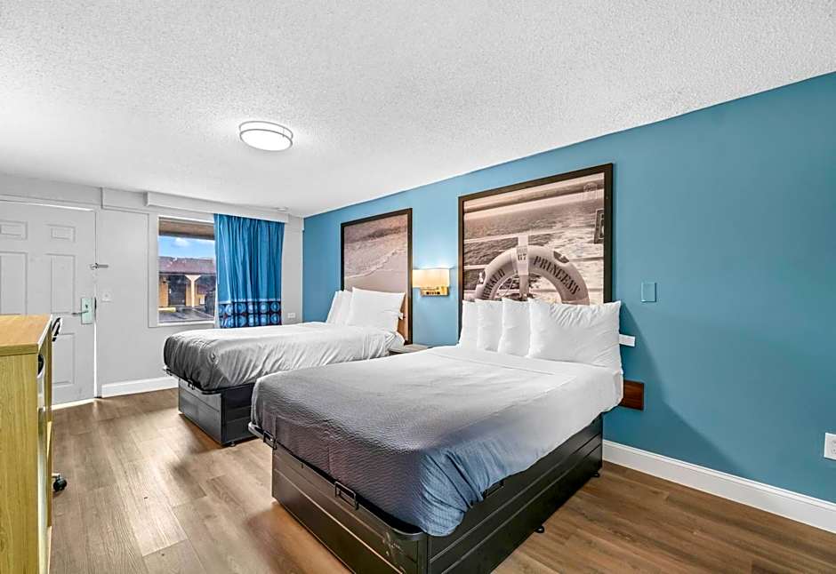 Super 8 by Wyndham Lantana West Palm Beach